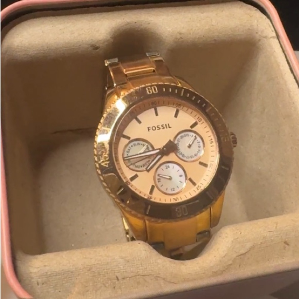 Fossil Stella Multifunction Rose Gold-Tone Watch (Model: ES2859). - Picture 5 of 5